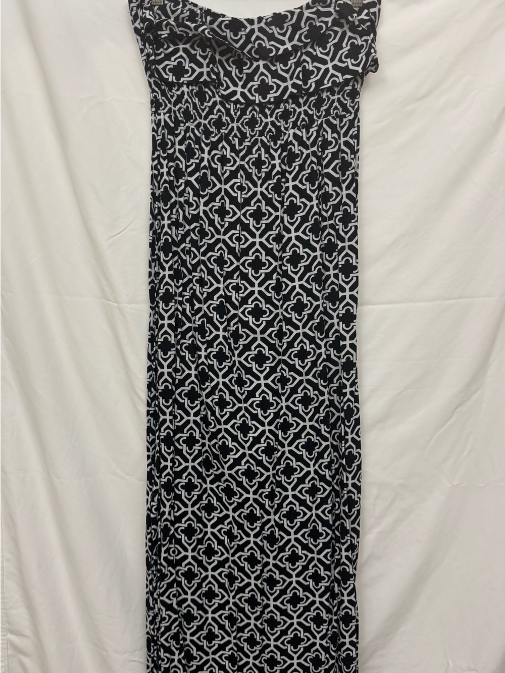 escapada Black & White Strapless Patterned Maxi Dress